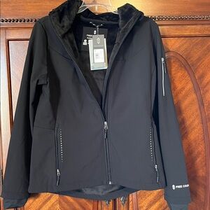 Free Country Women’s Black Super Softshell Jacket